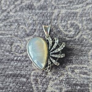 925 Sterling Silver Mother of Pearl Heart Shaped Pendant